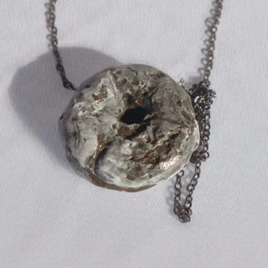 Collier Beigne - chocolat glacé au miel - bijoux nourriture miniature