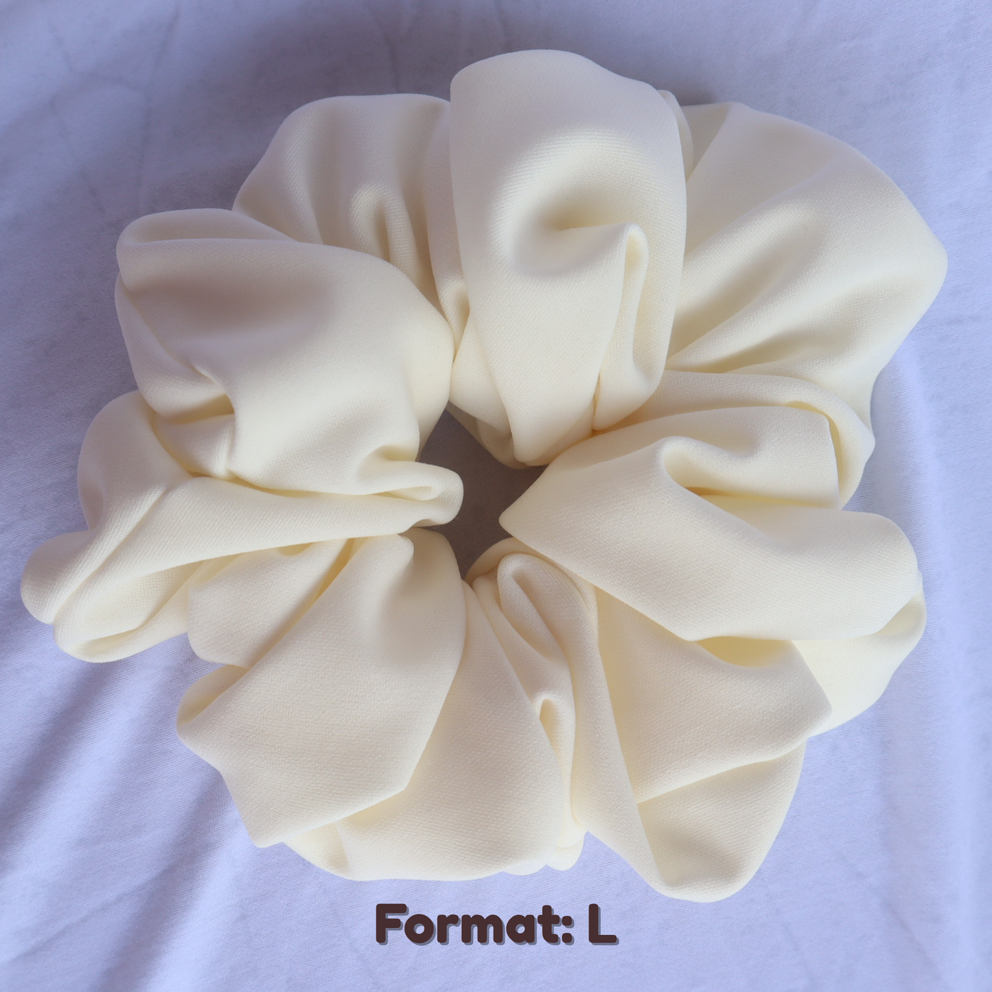 Chouchou crème (scrunchie)