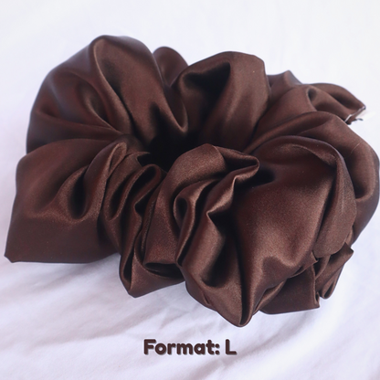 Chouchou en satin brun (scrunchie)